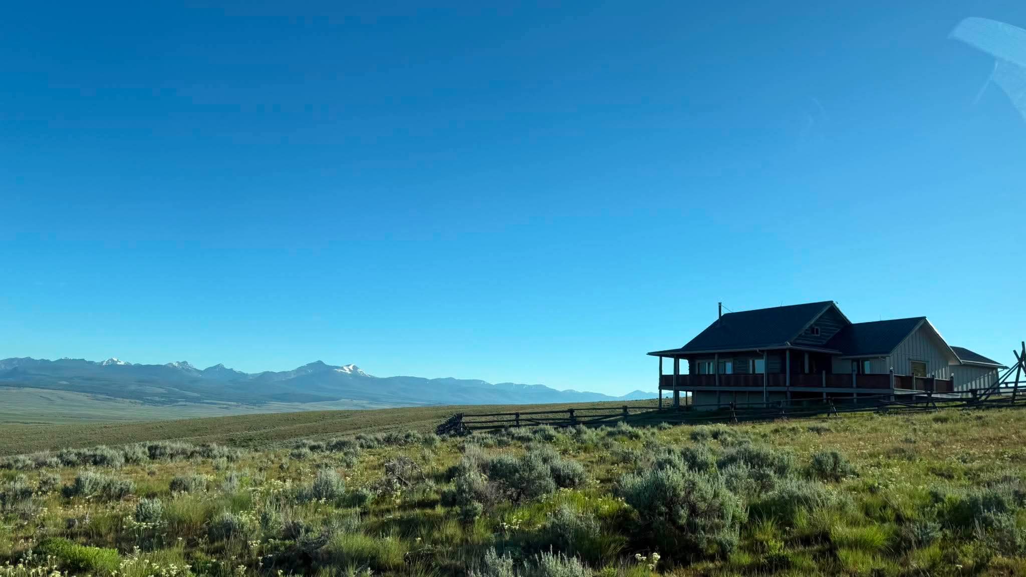 The Homestead – Main Cabin Exterior